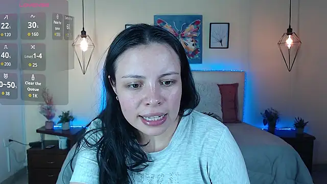 Megan_05_ Adlı Modelin Canlı XXX Sohbeti
