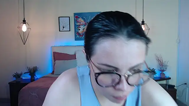 Megan_05_ Show in webcam