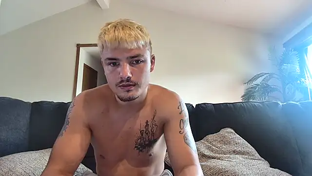 הופעת וובקאם של derekmontana2