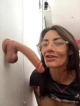 Show modela Eimikuro11 na web-kameri