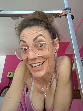 Eimikuro11 Live XXX-chat