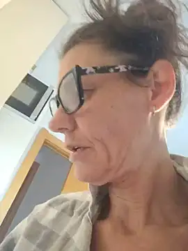 Chat +18 de Eimikuro11 ao vivo