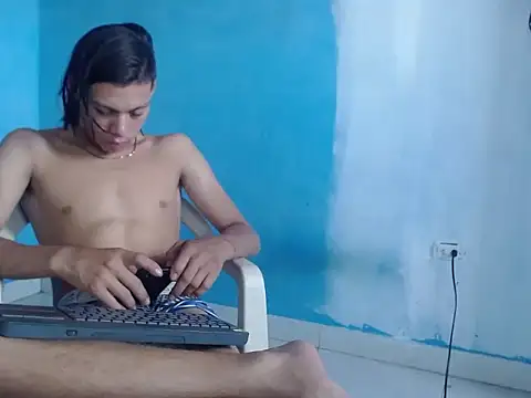 masterbrave420 Adlı Modelin Web Kamerası Şovu