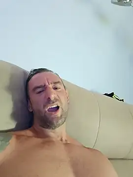 הופעת וובקאם של garcia45688