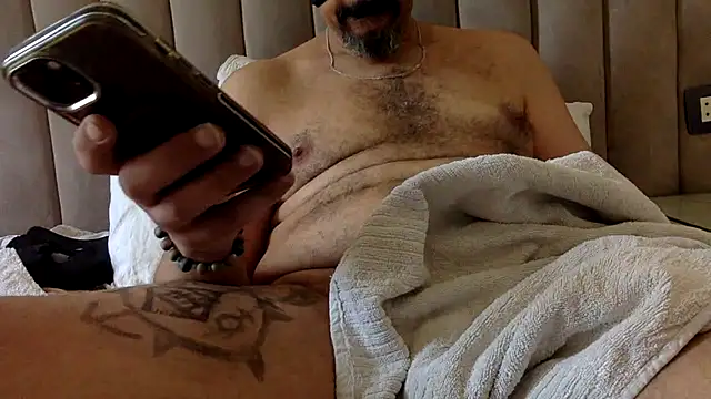 CaiBull webkamerás műsora