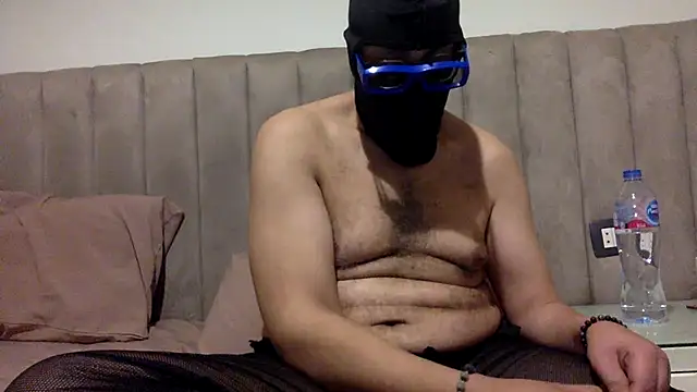 הופעת וובקאם של CaiBull