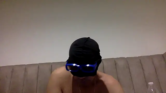 CaiBull Show in webcam