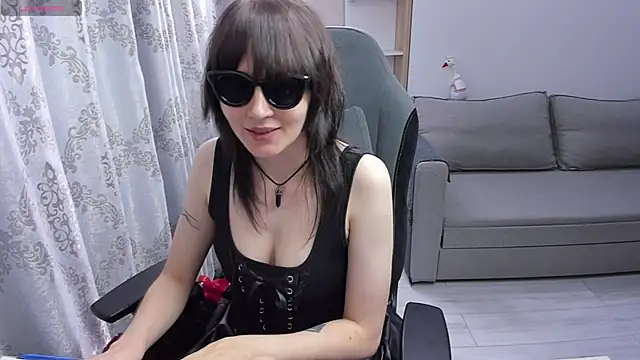 Онлайн чат XXX MistyDark
