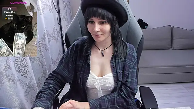 Онлайн чат XXX MistyDark