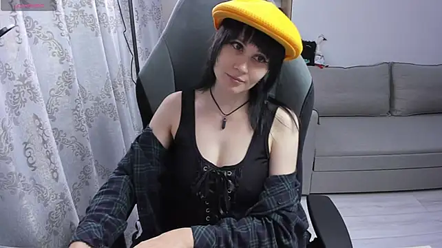 MistyDark Adlı Modelin Canlı XXX Sohbeti