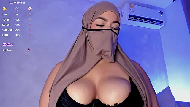 thaira_aly's Webcam Show