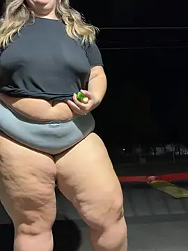 BigMama6969: διαδικτυακό σόου στην κάμερα