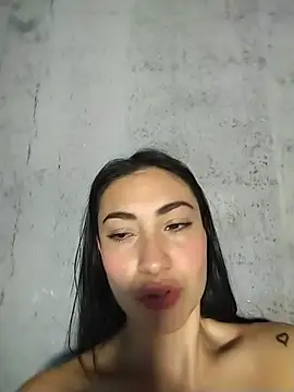 Ivonny911's Live XXX Chat
