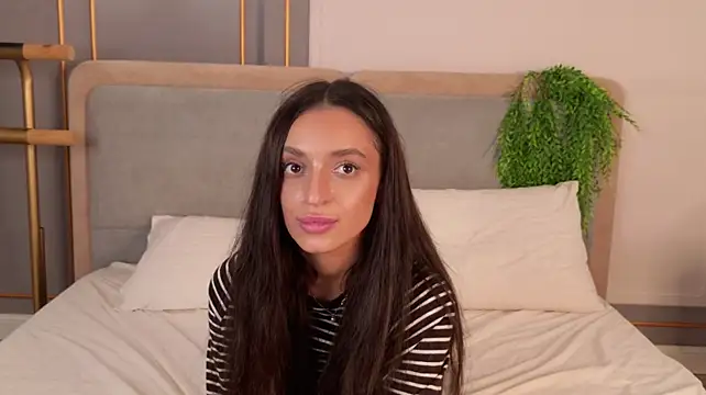 Chat +18 de AdoraCortes ao vivo