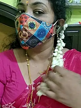 Tamil_Mithra Pertunjukan Webcam
