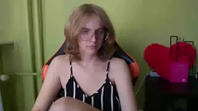 juicyPenny élő XXX-chatje