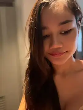 SweetThaiGirlfriend's Live XXX Chat