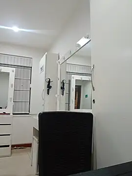 Milf_NaomiBraunx Webcam-Show