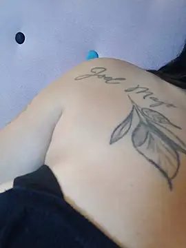 Milf_NaomiBraunx 网络视讯表演