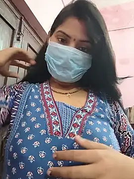 Miss_Aayushin Webbikameraesitys
