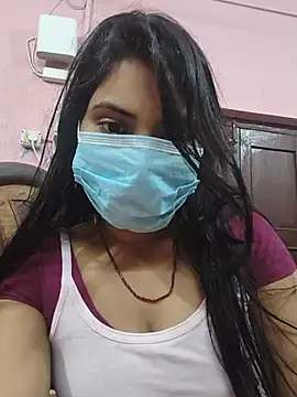 Miss_Aayushin Webbikameraesitys