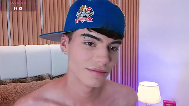 Dulcey_ Show in webcam