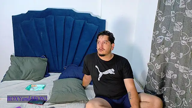 عرض كام RoxyandAron2