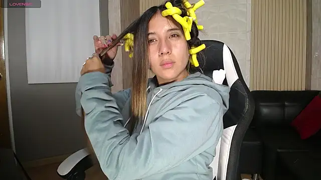 Bonnali_lune Pertunjukan Webcam