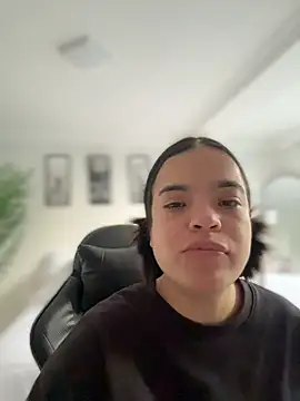 JuanitaMore01's Live XXX Chat