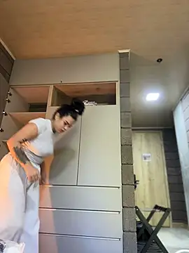 JuanitaMore01 Live XXX-Chat