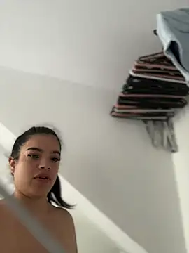XXX chat uživo modela JuanitaMore01