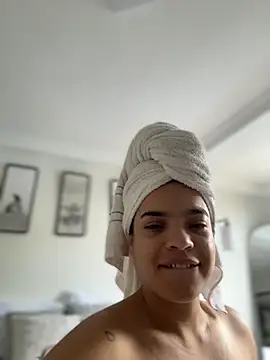 JuanitaMore01's Live XXX Chat