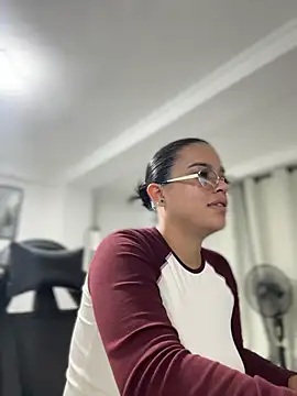 JuanitaMore01's Live XXX Chat