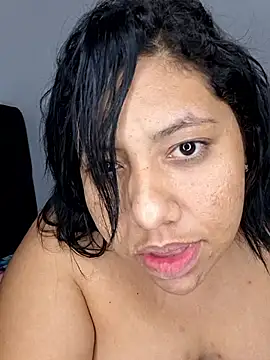 LUNA34SA Adlı Modelin Canlı XXX Sohbeti