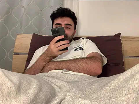 Show modela donastii na web-kameri