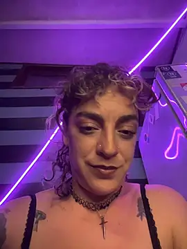 Chat +18 de SalyTredelMonte ao vivo