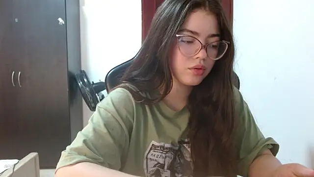 Chat +18 de Valentina2390 ao vivo