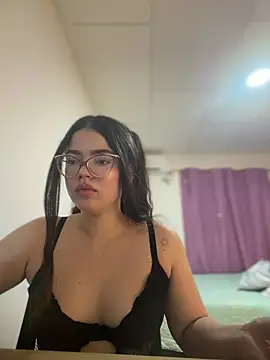 Chatroom XXX en direct de Valentina2390