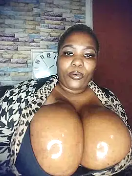 queenbusty Шоу с уебкамера