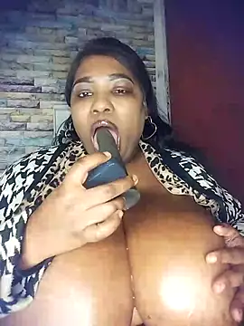 queenbusty's Webcam Show