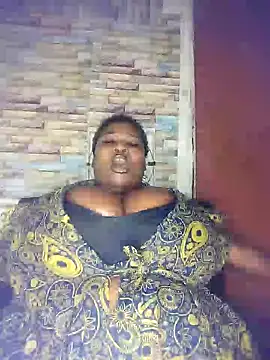 queenbusty Шоу с уебкамера