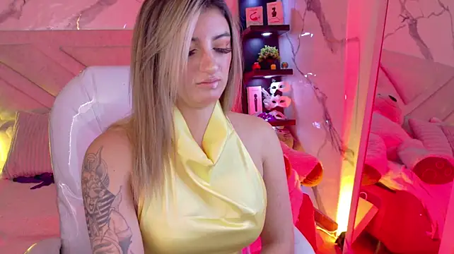 _aitana_001 Adlı Modelin Web Kamerası Şovu