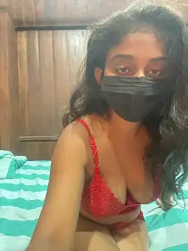 Tsbabylove1: διαδικτυακό σόου στην κάμερα