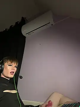 Webkamerová show FemboyShow