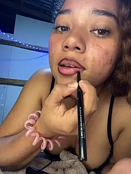 Rico02j Adlı Modelin Canlı XXX Sohbeti