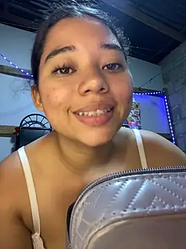 Rico02j Chat XXX in diretta