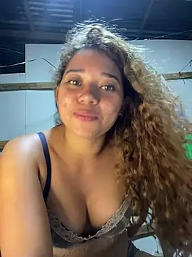 Rico02j Chat XXX in diretta