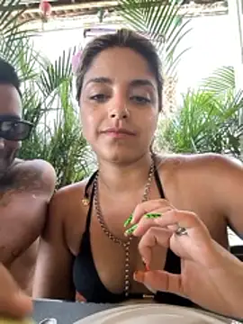 Misshine_32: διαδικτυακό σόου στην κάμερα