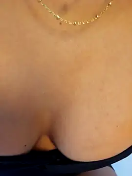 _MissPompitas23_'s Live XXX Chat