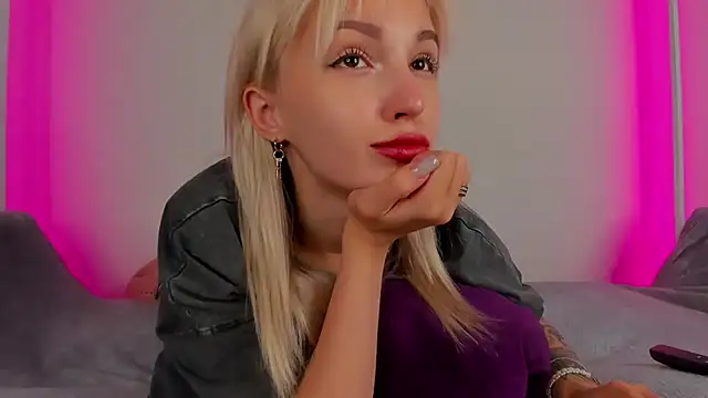 Chatroom XXX en direct de LisaFoxyMe